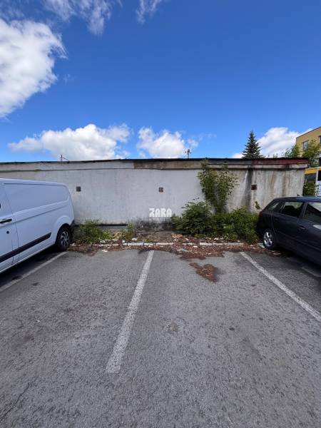 Garáž Krakovská ul. Košice, Zara reality