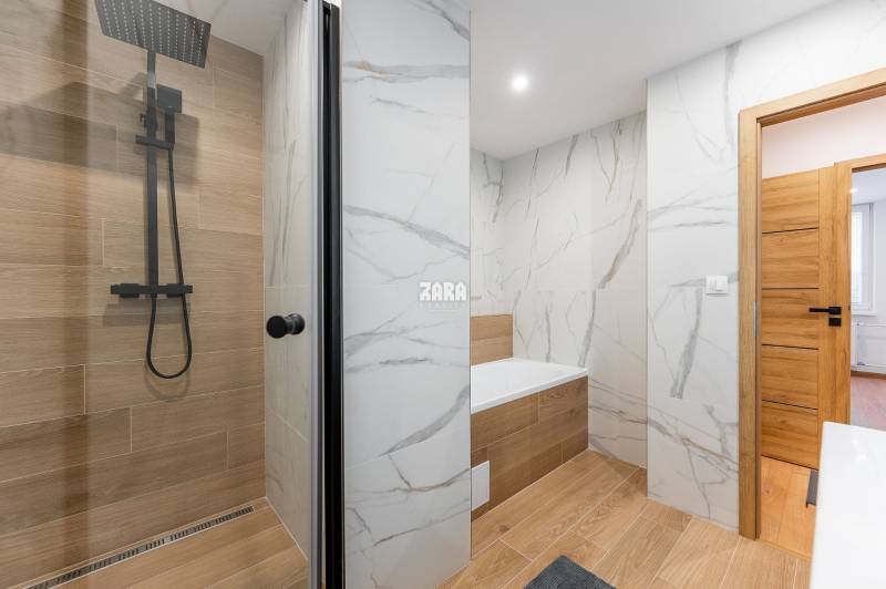 MAUREROVA - KRÁSNY 3 izb. byt 72 m2, loggia. KOMPLETNÁ REKONŠTRUKCIA