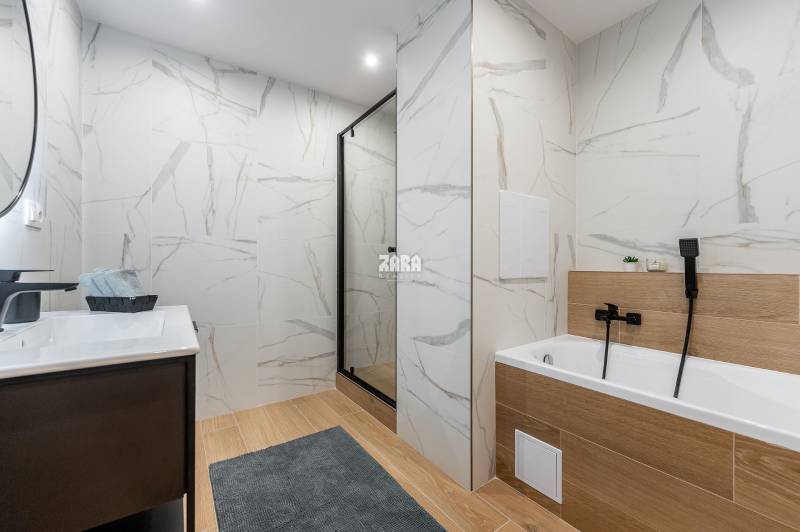 MAUREROVA - KRÁSNY 3 izb. byt 72 m2, loggia. KOMPLETNÁ REKONŠTRUKCIA