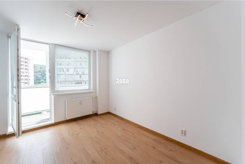 Nad Jazerom - Nadčasový 3 izb. byt ul. POLUDNÍKOVÁ, 71 m2 + loggia. 