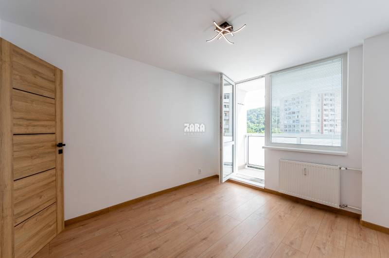Nad Jazerom - Nadčasový 3 izb. byt ul. POLUDNÍKOVÁ, 71 m2 + loggia. 