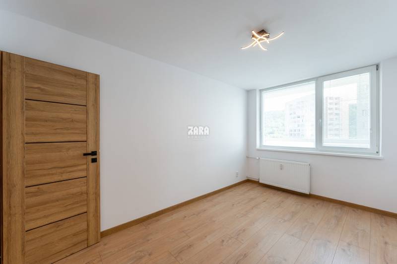 Nad Jazerom - Nadčasový 3 izb. byt ul. POLUDNÍKOVÁ, 71 m2 + loggia. 