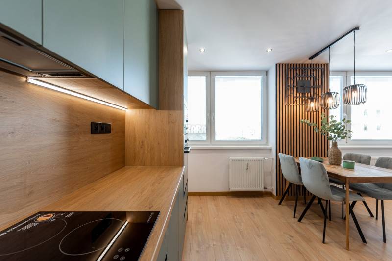 Nad Jazerom - Nadčasový 3 izb. byt ul. POLUDNÍKOVÁ, 71 m2 + loggia. 