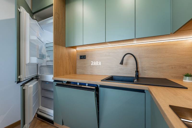 Nad Jazerom - Nadčasový 3 izb. byt ul. POLUDNÍKOVÁ, 71 m2 + loggia. 