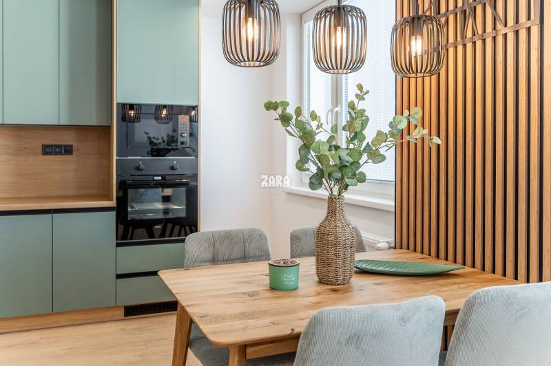 Nad Jazerom - Nadčasový 3 izb. byt ul. POLUDNÍKOVÁ, 71 m2 + loggia. 