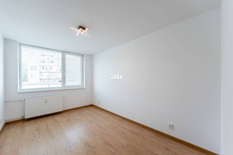 Nad Jazerom - Nadčasový 3 izb. byt ul. POLUDNÍKOVÁ, 71 m2 + loggia. 