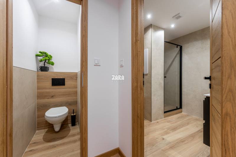 Nad Jazerom - Nadčasový 3 izb. byt ul. POLUDNÍKOVÁ, 71 m2 + loggia. 