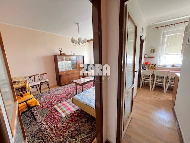Terasa - ul. Slobody, 3 izbový byt 65 m2 + loggia. Čiastočná rekonš.