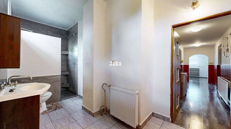 Turňa nad Bodvou - 3 izbový udržiavaný rodinný dom, pozemok 800 m2