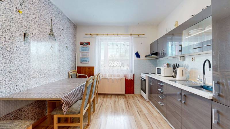 Turňa nad Bodvou - 3 izbový udržiavaný rodinný dom, pozemok 800 m2