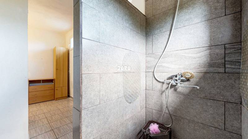 Turňa nad Bodvou - 3 izbový udržiavaný rodinný dom, pozemok 800 m2