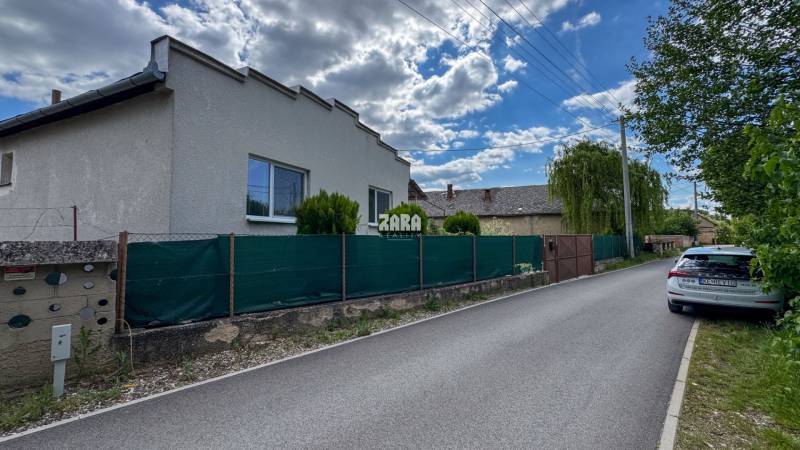 Turňa nad Bodvou - 3 izbový udržiavaný rodinný dom, pozemok 800 m2