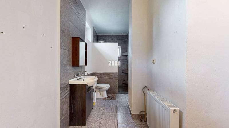 Turňa nad Bodvou - 3 izbový udržiavaný rodinný dom, pozemok 800 m2