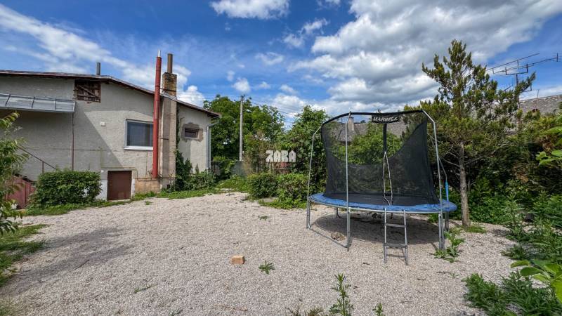 Turňa nad Bodvou - 3 izbový udržiavaný rodinný dom, pozemok 800 m2
