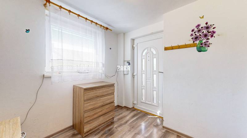 Turňa nad Bodvou - 3 izbový udržiavaný rodinný dom, pozemok 800 m2