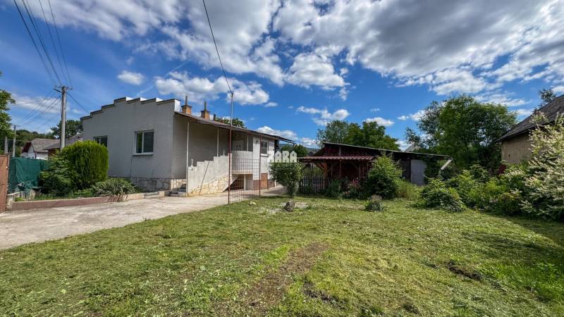 Turňa nad Bodvou - 3 izbový udržiavaný rodinný dom, pozemok 800 m2