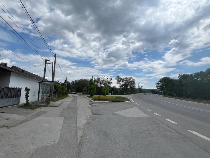 Družstevná pri Hornáde-Malá Vieska. Stavebný pozemok všetky IS,1149 m2