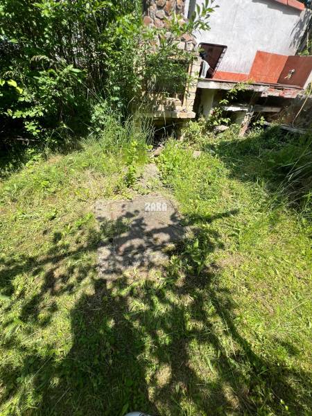 BUKOVEC - murovaná dvojpodlažná CHATA s podkrovím, pozemok 289 m2. 