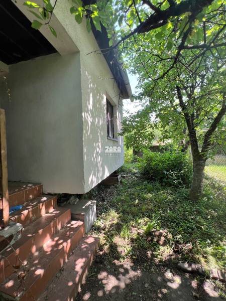 hlavný vstup do chaty na prízemie