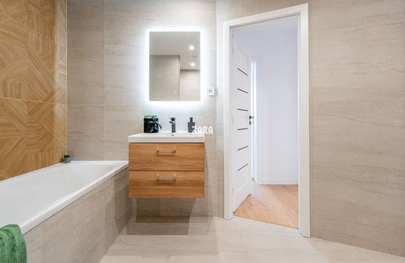ul. Ždiarska: pekný 3 izb. byt,moderná, vkusná rekonštrukcia bytu,65m²