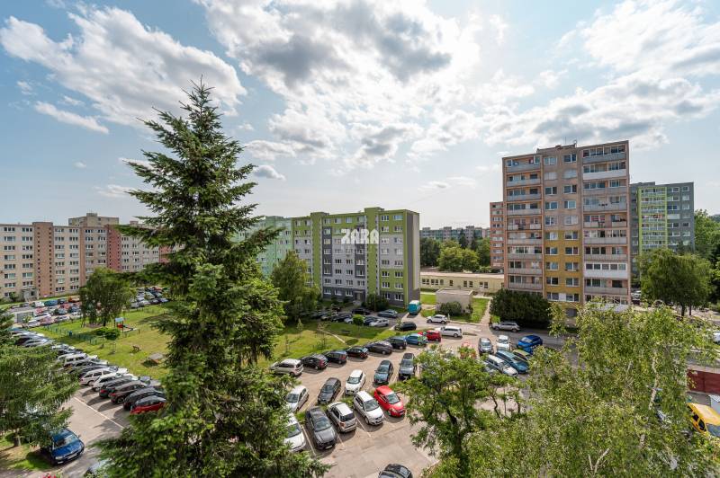 Tr.SNP - 2 izbový byt, loggia, 54 m2.Zariadený,KOMPLETNÁ REKONŠTRUKCIA
