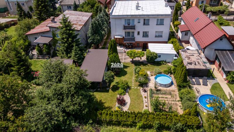 Vyšné Opátske - VÝNIMOČNÝ rod.dom 3 podlažný,10 izieb, pozemok 802 m2