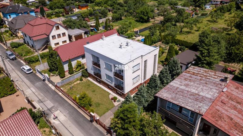 Vyšné Opátske - VÝNIMOČNÝ rod.dom 3 podlažný,10 izieb, pozemok 802 m2
