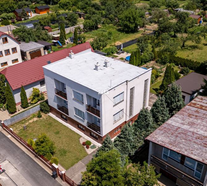Vyšné Opátske - VÝNIMOČNÝ rod.dom 3 podlažný,10 izieb, pozemok 802 m2