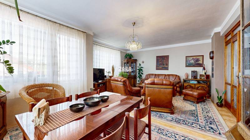 Vyšné Opátske - VÝNIMOČNÝ rod.dom 3 podlažný,10 izieb, pozemok 802 m2