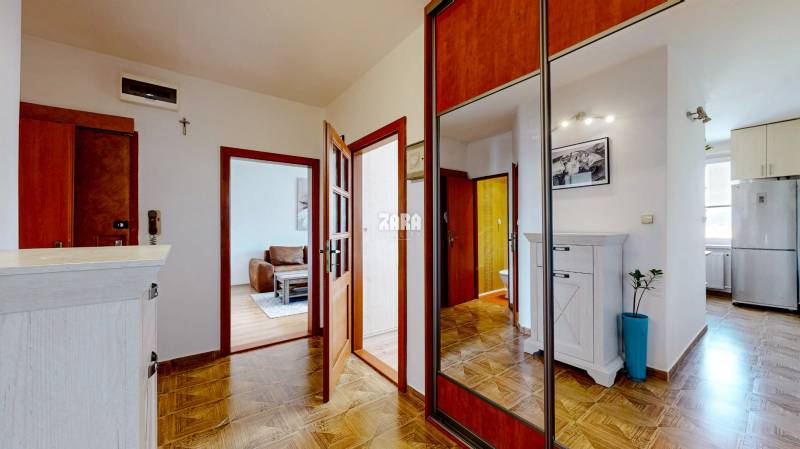 FURČA - PČĽ Pekný, ZARIADENÝ 3 izb. byt 68 m²  + loggia. Rekonštrukcia