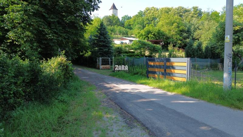 SVINICA  - Pekný stavebný pozemok 612 m2, VŠETKY inžinierske siete