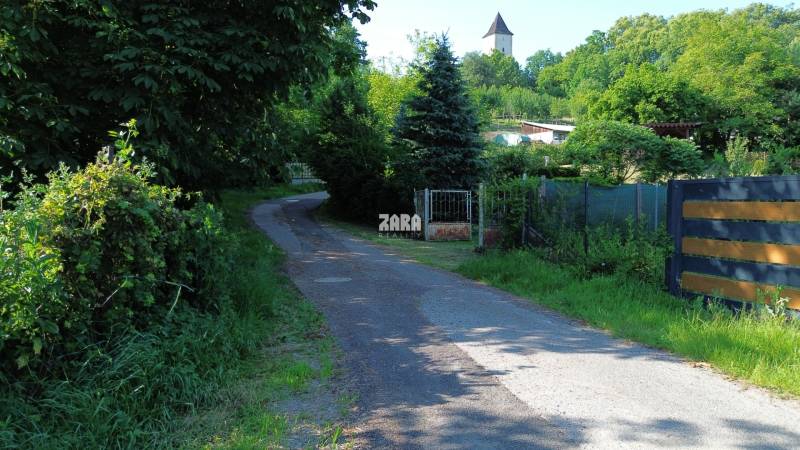 SVINICA  - Pekný stavebný pozemok 612 m2, VŠETKY inžinierske siete