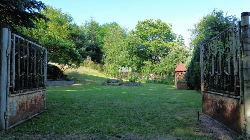 SVINICA  - Pekný stavebný pozemok 612 m2, VŠETKY inžinierske siete