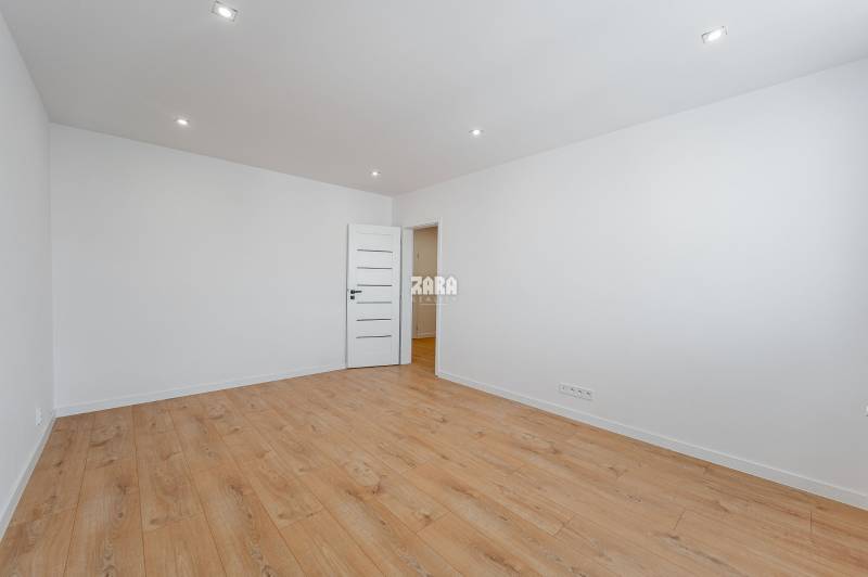 TERASA - PRAŽSKÁ, krásny 3 izb.byt po novej rekonštrukcii,65 m2,loggia