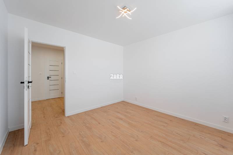 TERASA - PRAŽSKÁ, krásny 3 izb.byt po novej rekonštrukcii,65 m2,loggia
