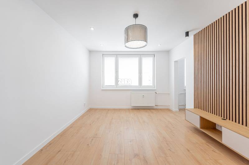 TERASA - PRAŽSKÁ, krásny 3 izb.byt po novej rekonštrukcii,65 m2,loggia
