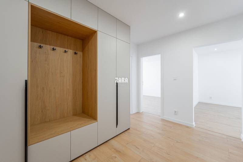 TERASA - PRAŽSKÁ, krásny 3 izb.byt po novej rekonštrukcii,65 m2,loggia