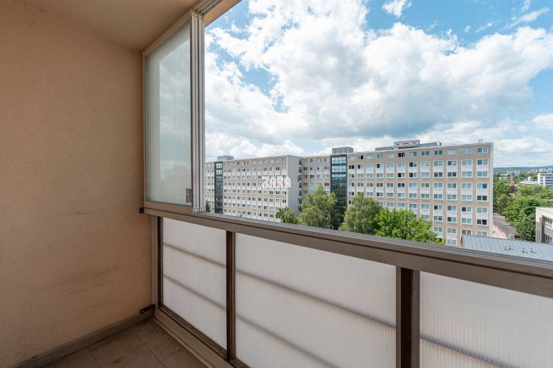 loggia so zasklenným systémom