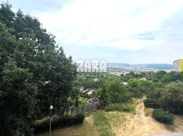 FURČA: Dvorkinova: 4 izbový byt, 92 m² + loggia. MAKLÉR ODPORÚČA