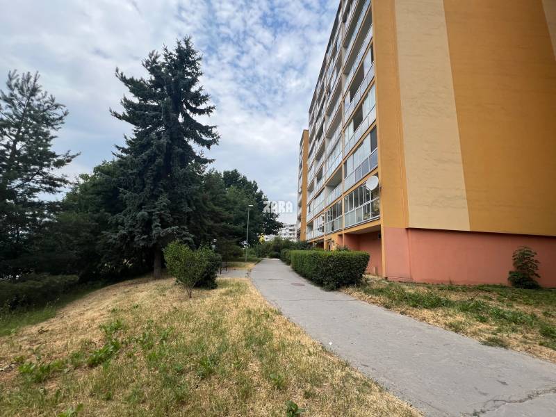 FURČA: Dvorkinova: 4 izbový byt, 92 m² + loggia. MAKLÉR ODPORÚČA