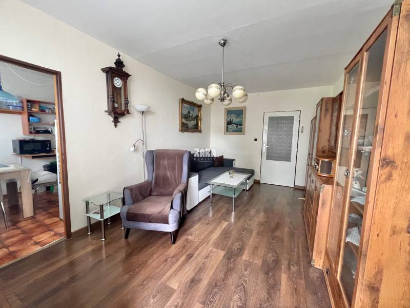 FURČA: Dvorkinova: 4 izbový byt, 92 m² + loggia. MAKLÉR ODPORÚČA
