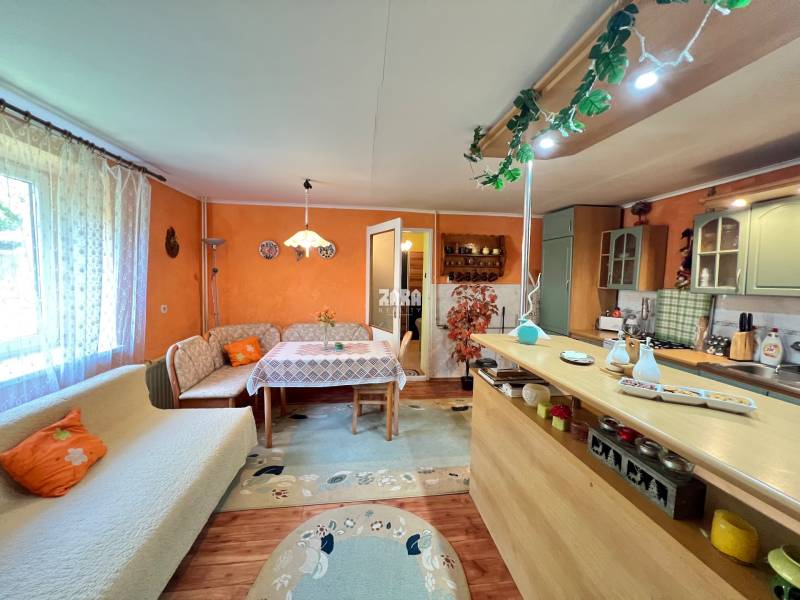  Margecany, rodinný dom centrum obce, veľký lukratívny pozemok 1235 m2