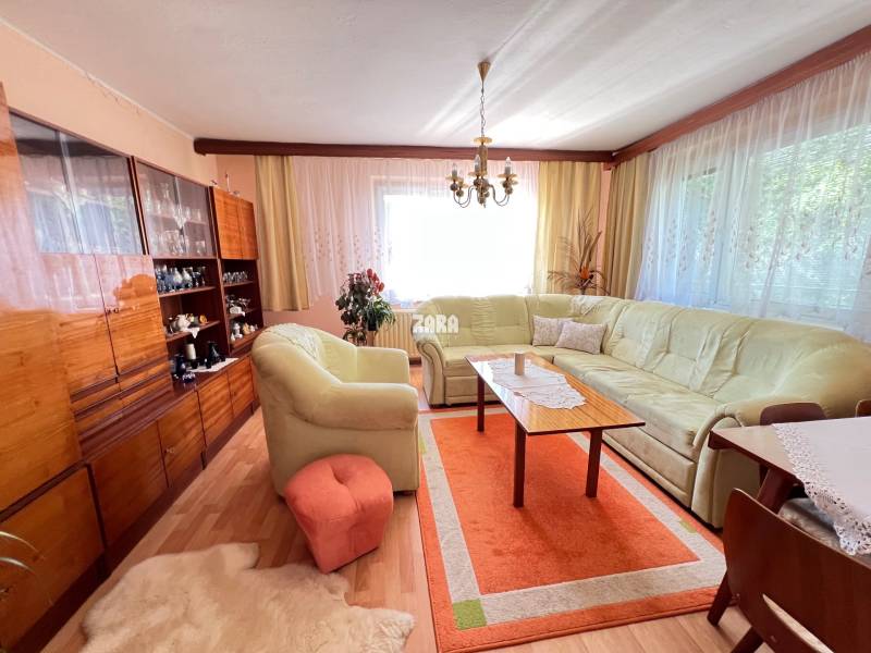  Margecany, rodinný dom centrum obce, veľký lukratívny pozemok 1235 m2