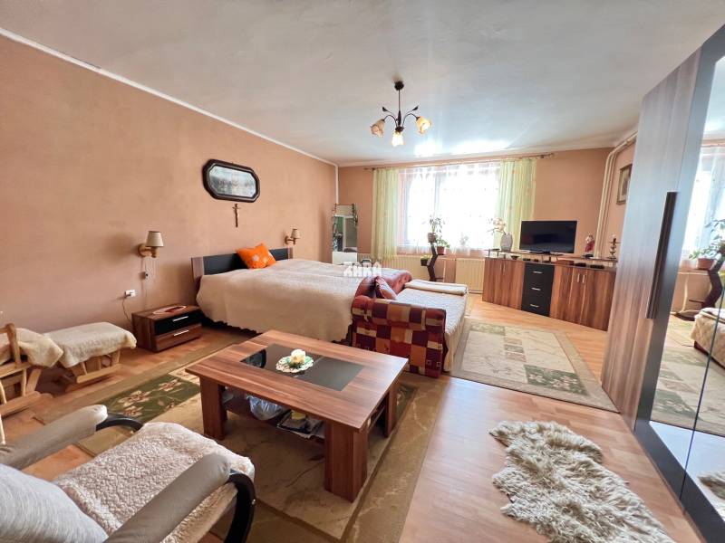  Margecany, rodinný dom centrum obce, veľký lukratívny pozemok 1235 m2