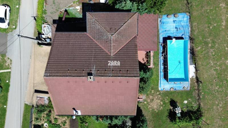 Vyšná Myšľa - rodinný dom.Bývanie v 3 samostatných bytových jednotkách