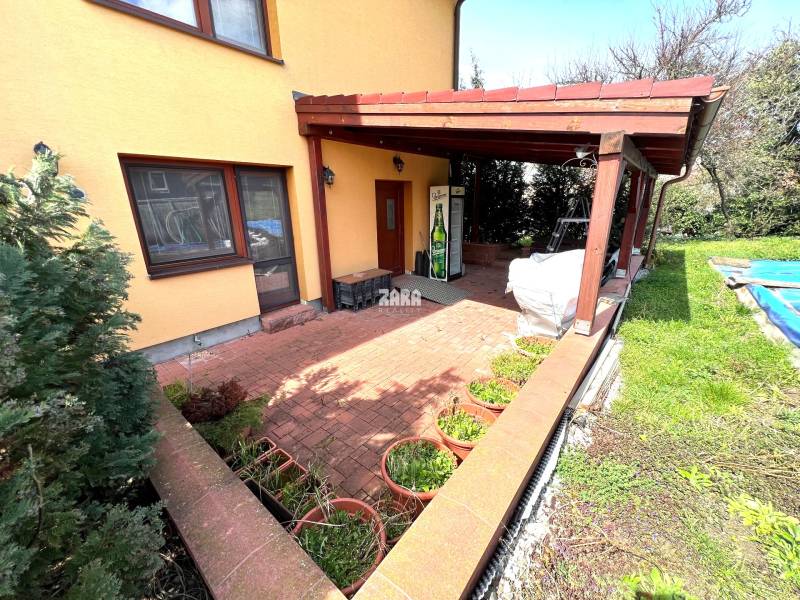 Vyšná Myšľa - rodinný dom.Bývanie v 3 samostatných bytových jednotkách