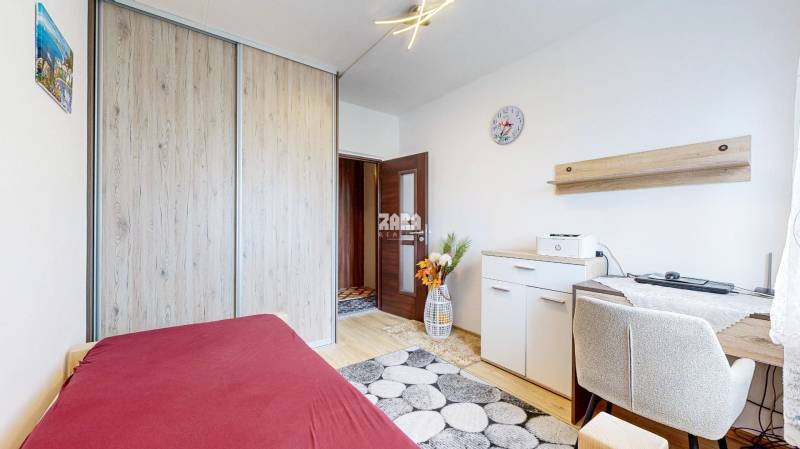 TERASA - PRAŽSKÁ. 2 izb. byt po KR, výborná lokalita. 52m2. ODPORÚČAM.