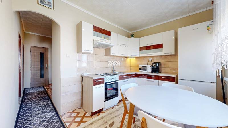 TERASA - PRAŽSKÁ. 2 izb. byt po KR, výborná lokalita. 52m2. ODPORÚČAM.