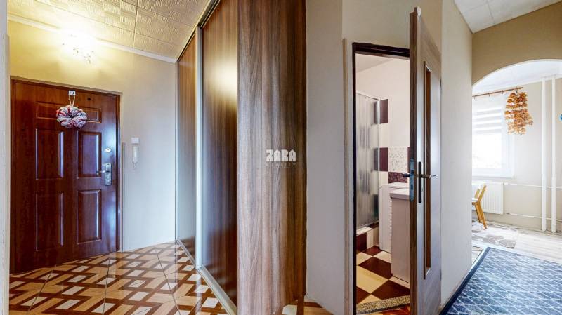 TERASA - PRAŽSKÁ. 2 izb. byt po KR, výborná lokalita. 52m2. ODPORÚČAM.