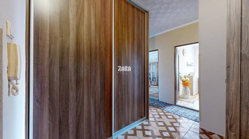 TERASA - PRAŽSKÁ. 2 izb. byt po KR, výborná lokalita. 52m2. ODPORÚČAM.